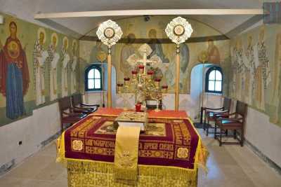 Icone, piccole cappelle e sale delle feste: viaggio all'interno della Chiesa Russa di Bari